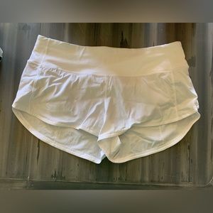 Lululemon white speedup shorts 2.5”
